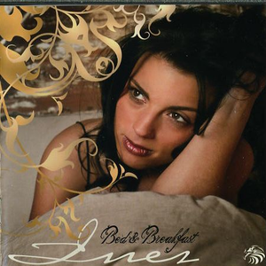 掀起衣服含着奶头揉捏视频
